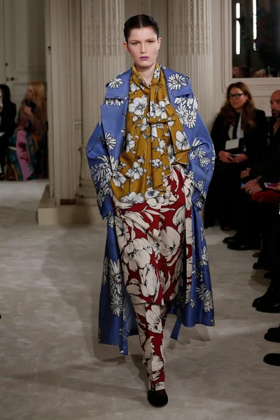 Look 12